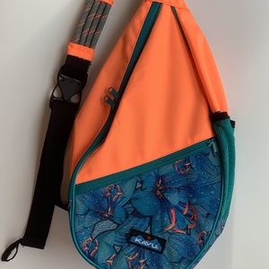 HTF Kavu Electric Lily Paxton Pack Crossbody Bag EUC